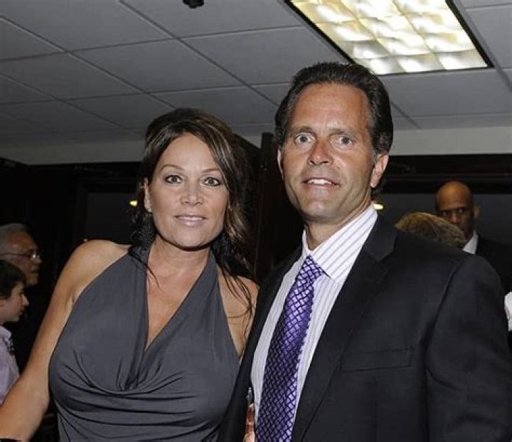 Is Eric Karros Still Married To Trish Maly? Wife And Kids – Net Worth Revealed