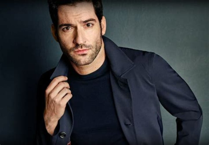 Is Tom Ellis a twin?