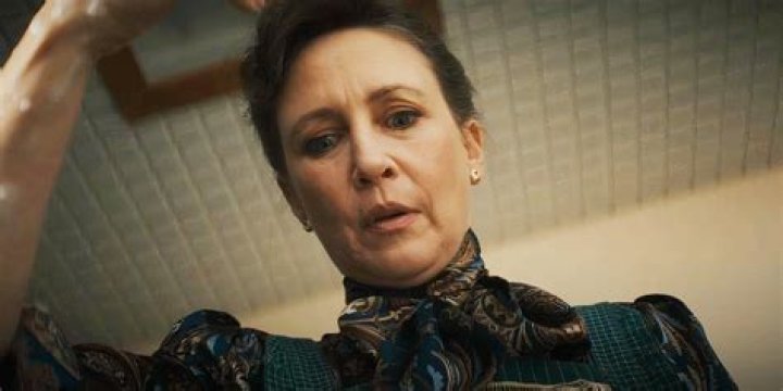Is Vera Farmiga a smoker? What movies was Vera Farmiga in?