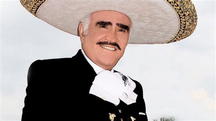 Is Vicente Fernandez related to Pepe Aguilar?