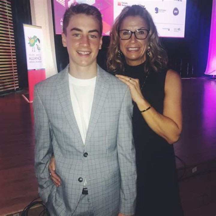 Isaac Kragten Bio, Wiki, Age, Height, Family, Girlfriend, Movies, and Net Worth