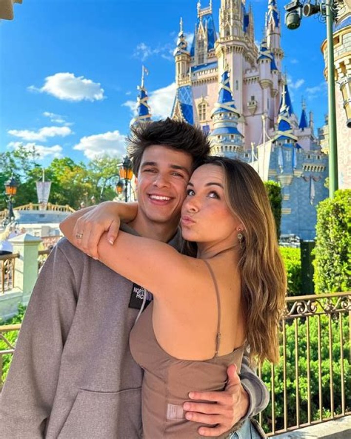 Itsbambii (Youtuber) Net Worth, Boyfriend, Dating, Wiki, Biography, Age, Height, Weight, Facts