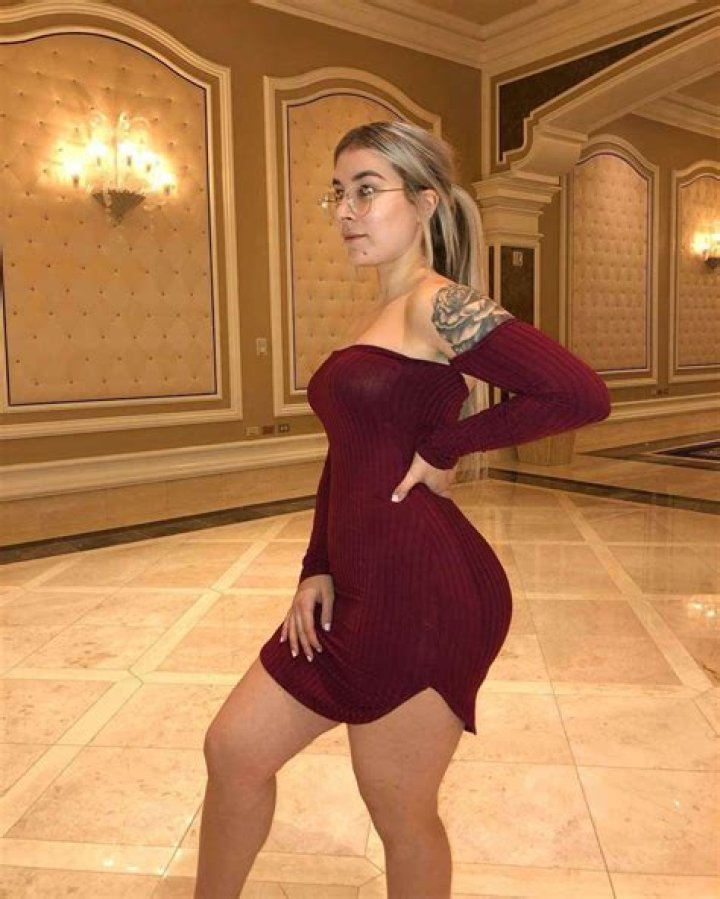 Jen Brett Bio, Wiki, Age, Family Husband, Instagram Star, Salary and Net Worth