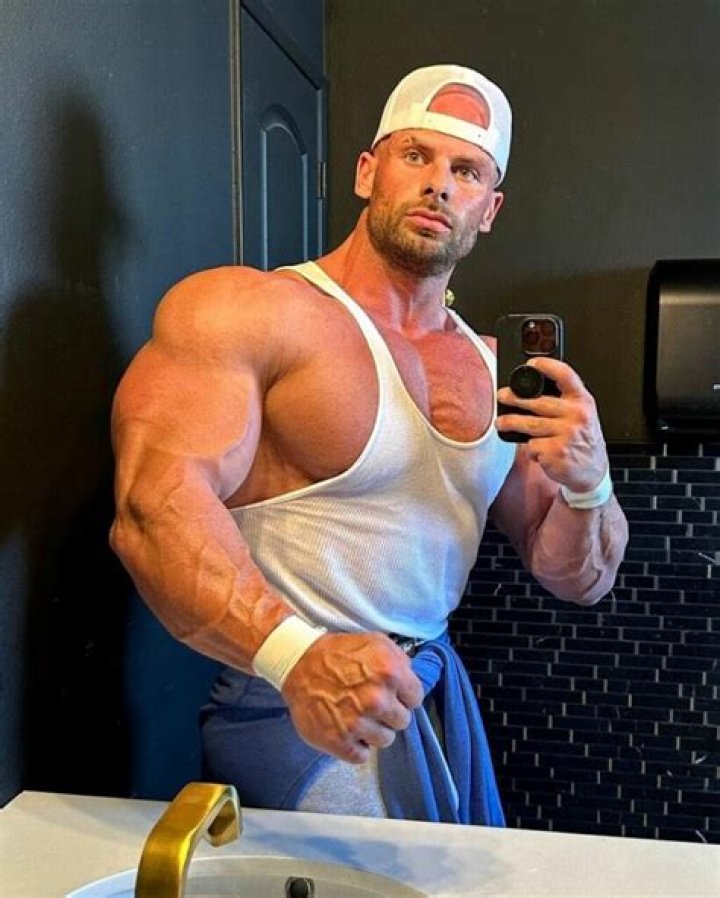 Joey Swoll Height, Weight, Net Worth, Age, Birthday, Wikipedia, Who, Nationality, Biography
