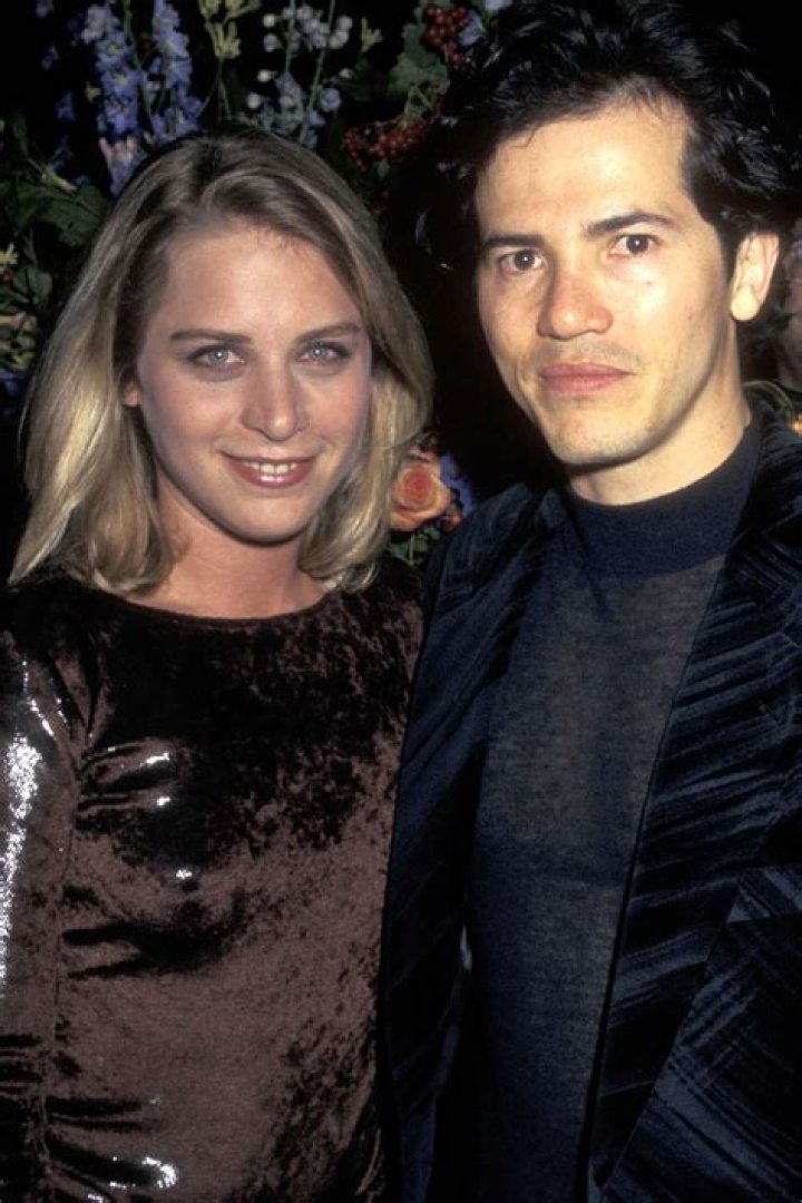 John Leguizamo: Wife, net worth, tattoos, smoking & body facts