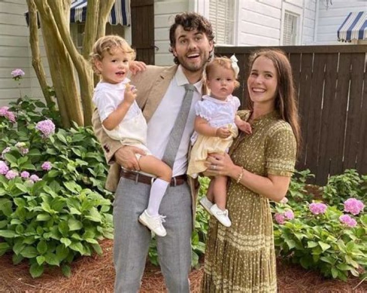 John Luke Robertson Bio, Wiki, Age, Height, Family, Siblings, Wife, Baby, Net Worth, House, and Duck Dynasty