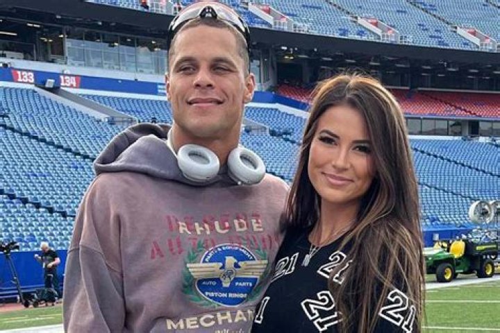 Jordan Poyer’s wife Rachel Bush Wiki Bio, net worth, baby, wedding, body