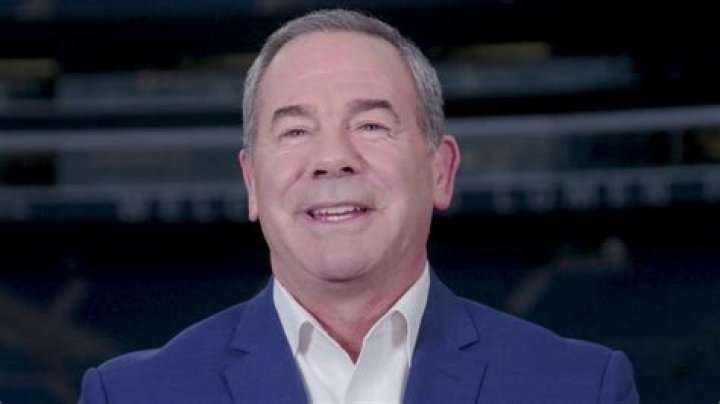 Josh Bernstein Bio, Wiki, Age, Height, Wife, Children, Parents, Podcast, Radio, Salary, and Net Worth