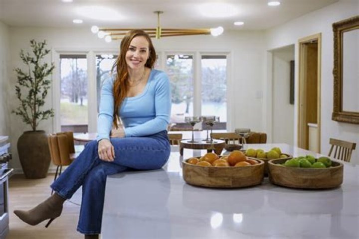 Karen Laine Bio, Wiki, Age, Height, Husband Net Worth, Weight Loss and HGTV Good Bones