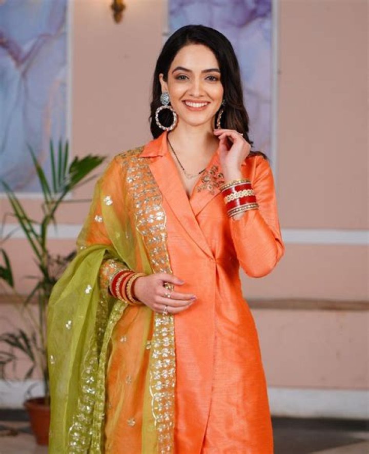 Kari Lakomski Net Worth, Income, Salary, Earnings, Biography