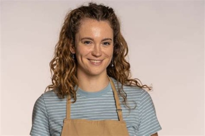 Katherine Kelly Weight Loss, Facts To Know About Bake Off Contestant