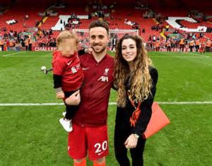 Kavosiey Smoke Family – Meet Footballer’s Parents Siblings And Girlfriend On Instagram