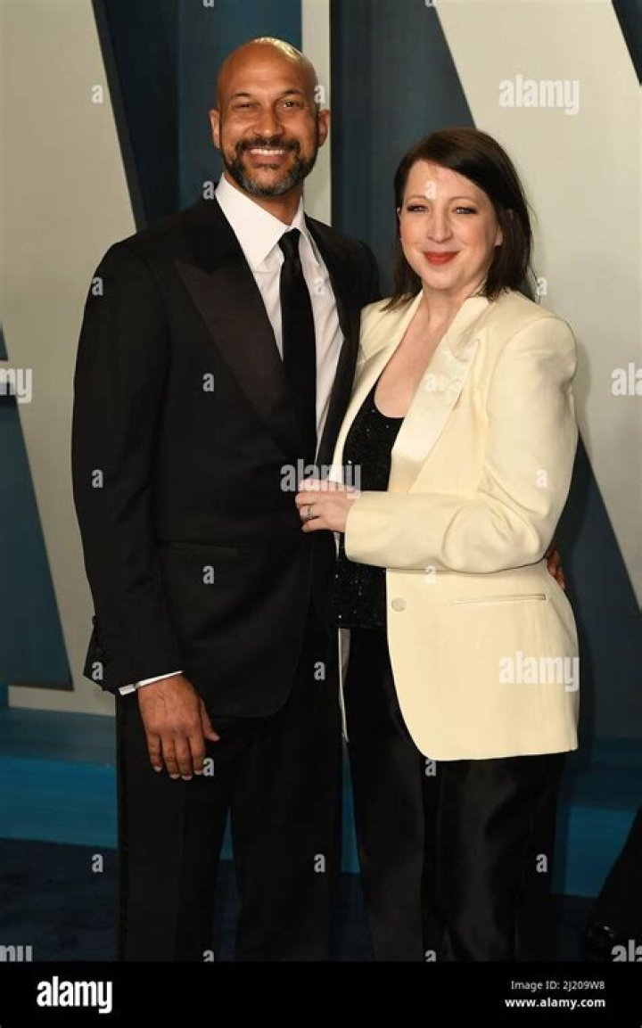 Keegan-Michael Key: Wife, net worth, tattoos, smoking & body facts