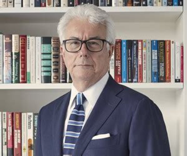 Ken Follett Height, Weight, Net Worth, Age, Birthday, Wikipedia, Who, Instagram, Biography
