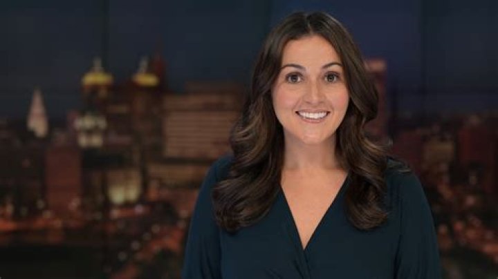 Lauren Hall WGRZ-TV, Bio, Wiki, Age, Family, Husband, Awards, Salary and Net Worth.