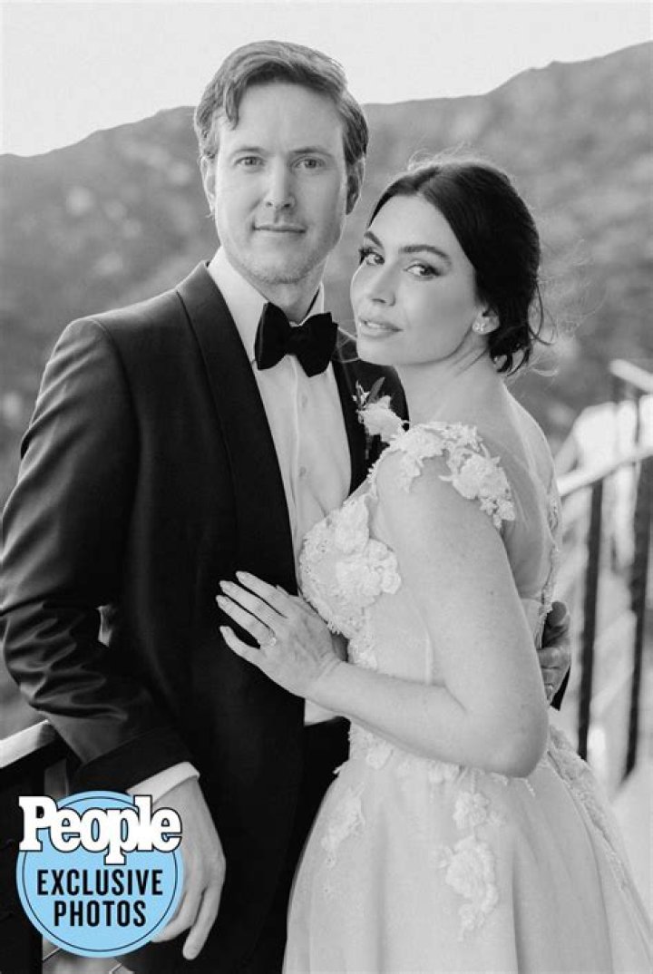 Lauren Simmons Husband, Married, Net Worth, NYSE, Age, Height, Kids, Bio