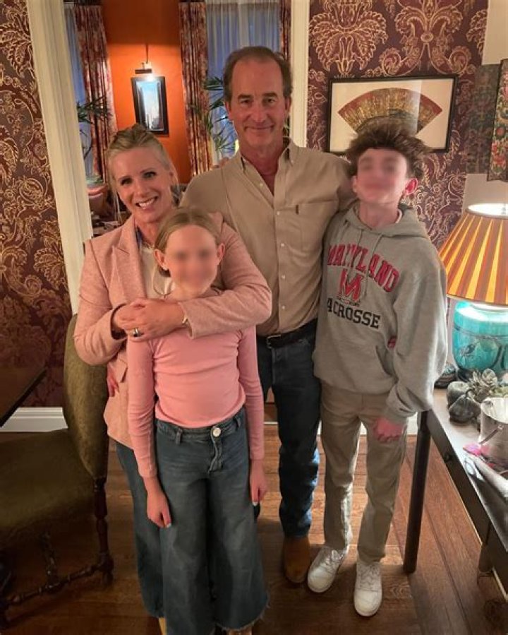 Leslie Mouton Bio, Wiki, Age, Birthday, Height, Parents, Husband, Married, Resigns, KSAT-TV Salary and Net worth