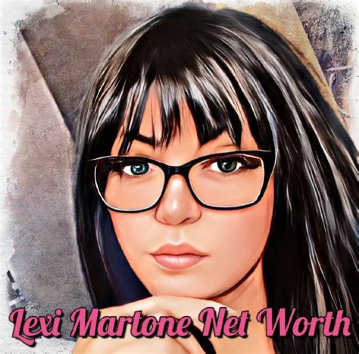 Lexi Martone Net Worth: Height, Age, Wiki, Boyfriend & More
