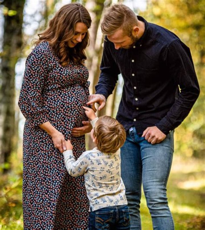 Linus Ullmark Age, Wiki, Biography, Wife, Children, Salary, Net Worth, Parents