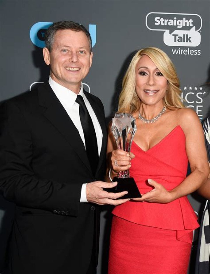 Lisa D’Amato Biography, Wiki, Age, Family, Husband, Children, Shark Tank, Songs and Net Worth.