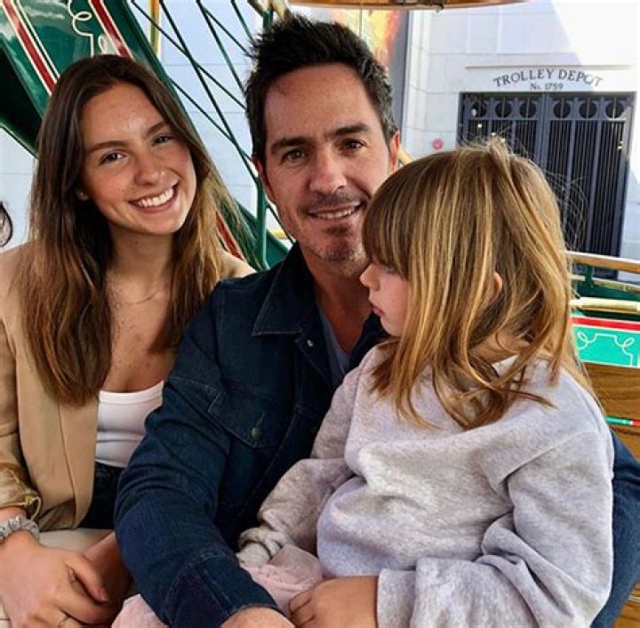 Lorenza Ochmann (Mauricio Ochmann’s Daughter): Mama, Age, Height, Boyfriend, Instagram