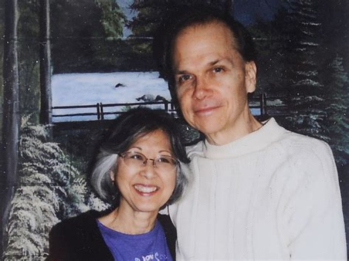 Mark David Chapman Wife – Gloria Abe, Age, Nationality and Family Facts
