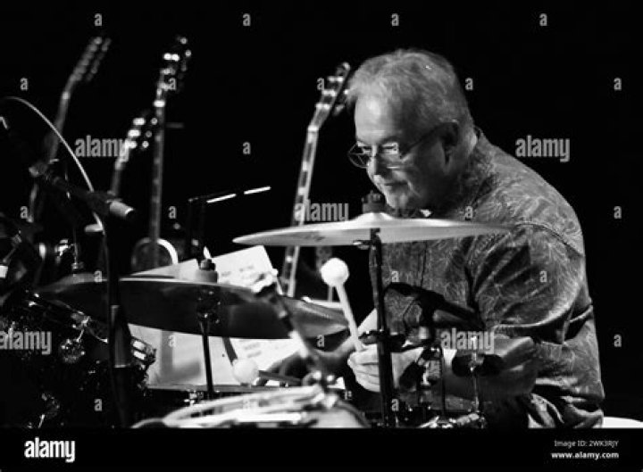 Martin Smith (drummer)’s biography, net worth, fact, career, awards and life story