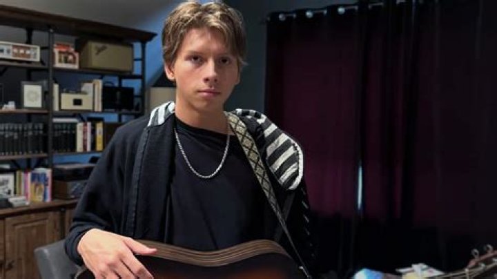 Mason Ramsey Sexuality and Whereabouts – Is The Yodeling Kid Gay?