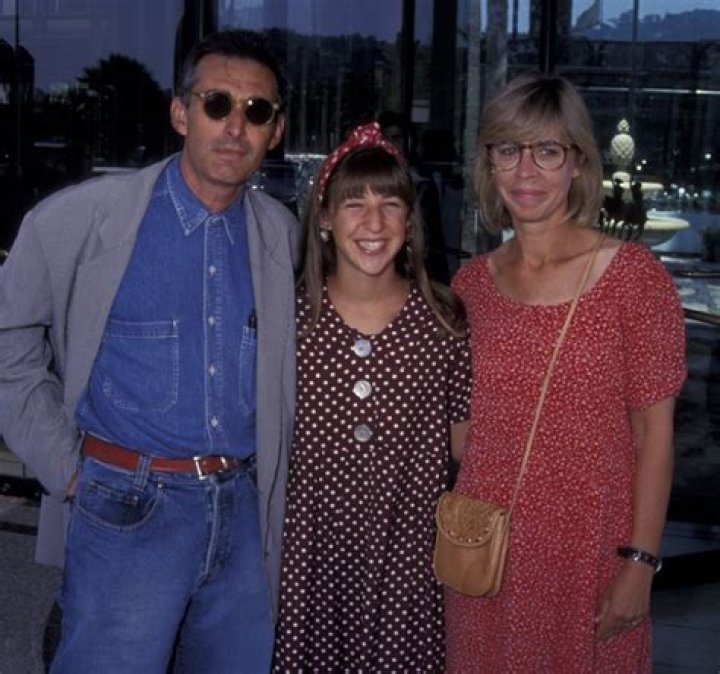 Mayim Bialik’s Net Worth, Age, Height, Weight, Husband, Kids, Bio-Wiki