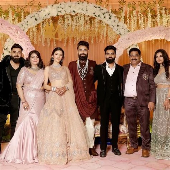 Meet Corinna Kopf Sister Sophia Kopf -Age Gap And Family Details Of Pouty Girl On Instagram