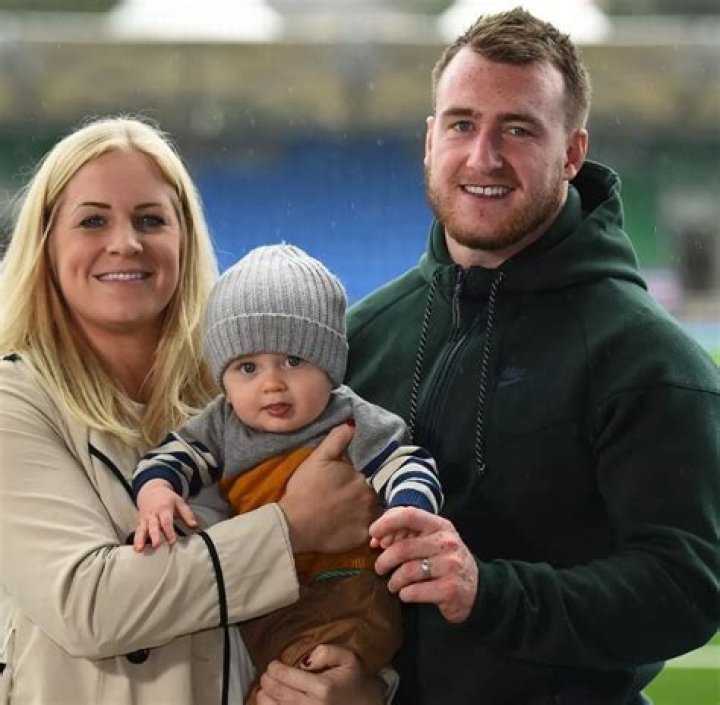 Meet Stuart Hogg Girlfriend or Wife Gillian Smith? More On His Children and Married Life