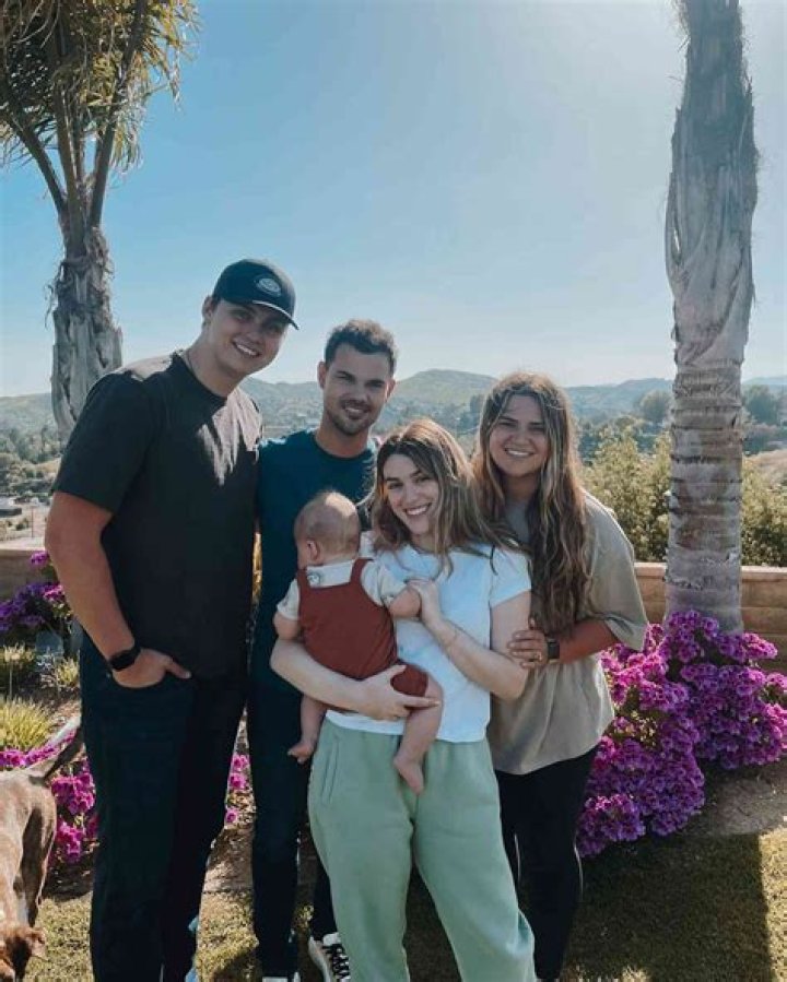 Meet Taylor Lautner Siblings Makena Moore | Parents And Family