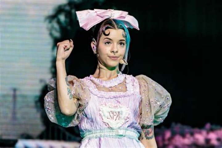 Melanie Martinez’s Net Worth, Age, Height, Weight, Boyfriend, Dating, Bio-Wiki