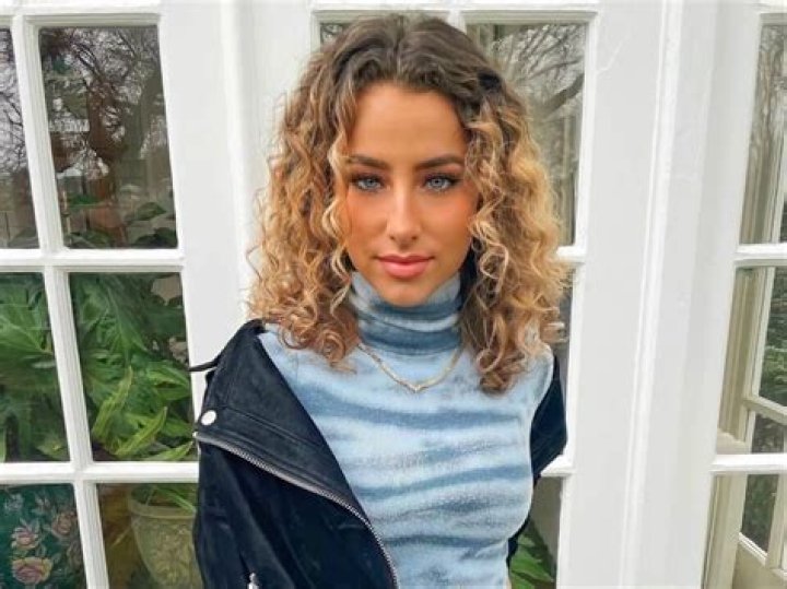 Mercedes Spall Wikipedia, Age, Height, Instagram, Boyfriend