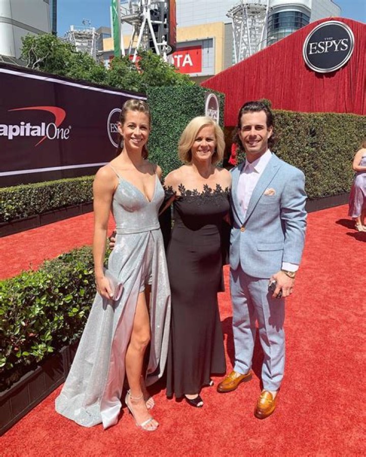 Meridith Mulkey Bio, Wiki, Age, Height, Husband, WTVY and Net Worth