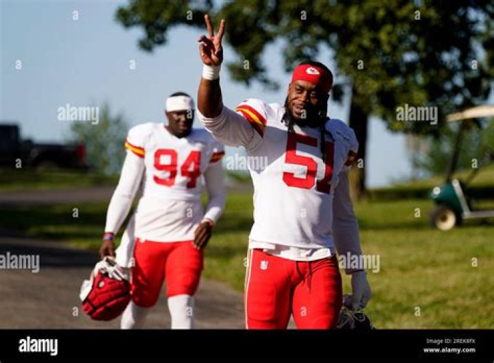 Mike Danna Contract, Salary, PFF, Position, High School, College, Jersey