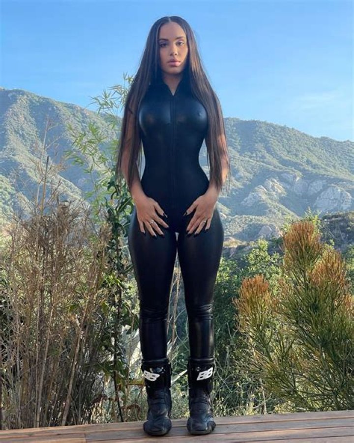 Mulan Vuitton (Model) Wikipedia, Bio, Age, Height, Weight, Measurements, Net Worth, Boyfriend, Facts