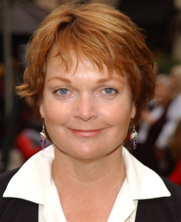 Pamela Reed Net Worth, Income, Salary, Earnings, Biography
