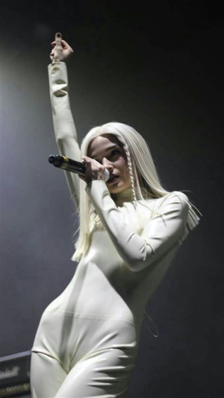 Poppy (Singer) Wikipedia, Biography, Net Worth, Boyfriend, Age, Height