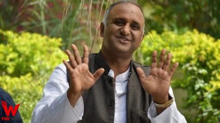 Pramod Khanna Height, Weight, Net Worth, Age, Birthday, Wikipedia, Who, Instagram, Biography