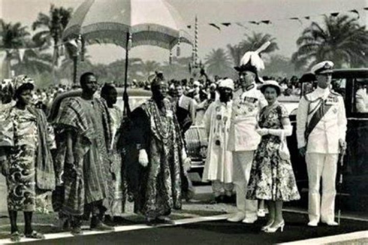 Queen Elizabeth’s Visit to Nigeria: History & Details