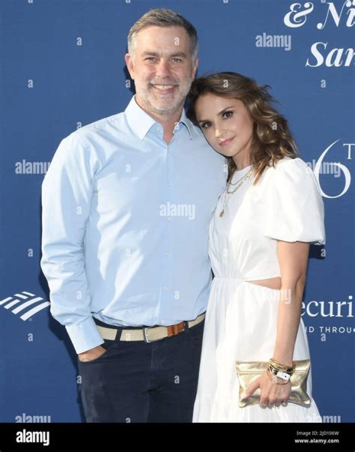 Rachael Leigh Cook Bio, Wiki, Age, Height, Wife, Kids, Movies, Tv-Shows, and Net Worth.