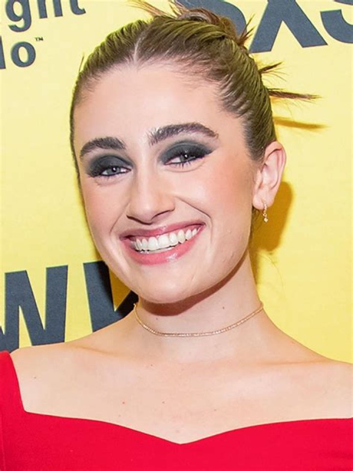 Rachel Sennott Height: How tall is Rachel Sennott?