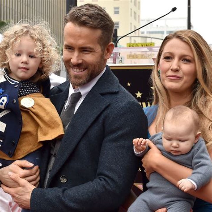 Ryan Reynolds Wife: Blake Lively Net Worth, Husband, Age, Height, Instagram, Children, Wedding, Sister