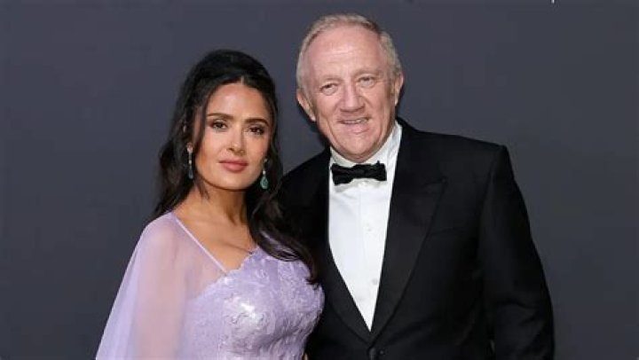 Salma Hayek (Actress) Bio, Wiki, Age, Height, Parents, Husband, Net Worth, Children