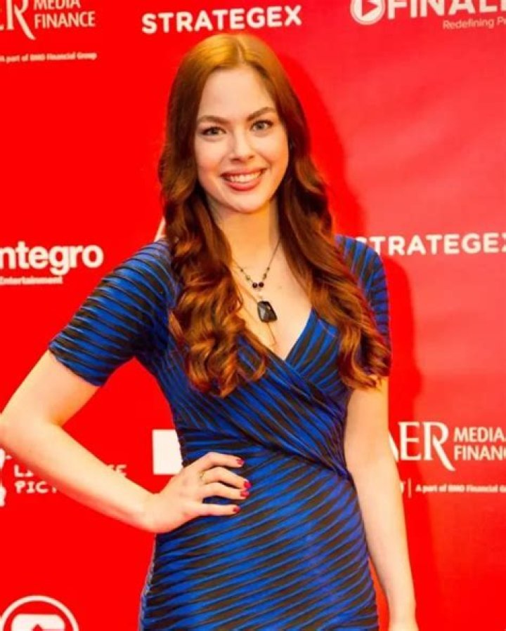 Sarah Dugdale Height, Weight, Net Worth, Age, Birthday, Wikipedia, Who, Nationality, Biography