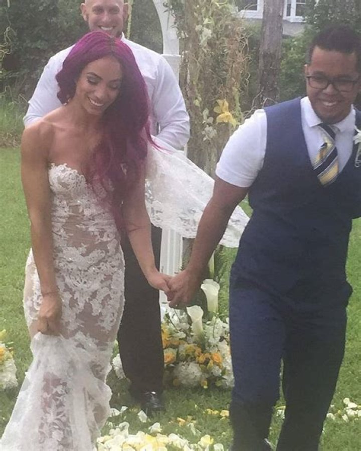 Sasha Banks Married, Husband, Boyfriend, Age, Height, Weight, Ethnicity