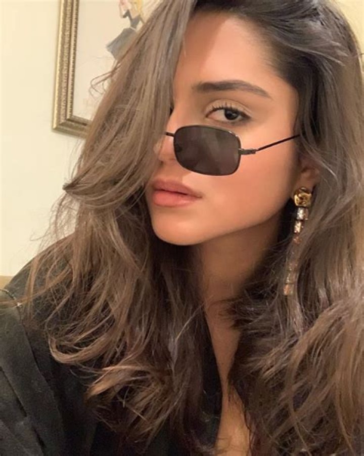 Sasha Calle – Bio, Net Worth, Affair, Dating, Boyfriend, Height, Age, Facts, Wiki, Family, Singing, Parents, Birthday, Nationality, Salary, Born, Y&R