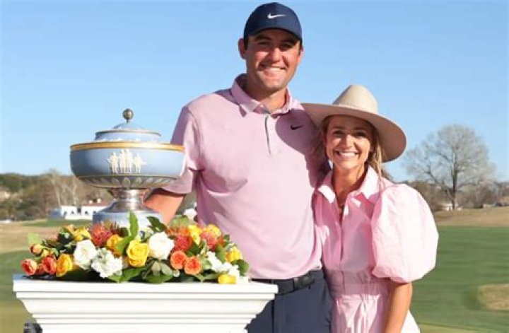 Scottie Thompson Height, Weight, Net Worth, Age, Birthday, Wikipedia, Who, Nationality, Biography