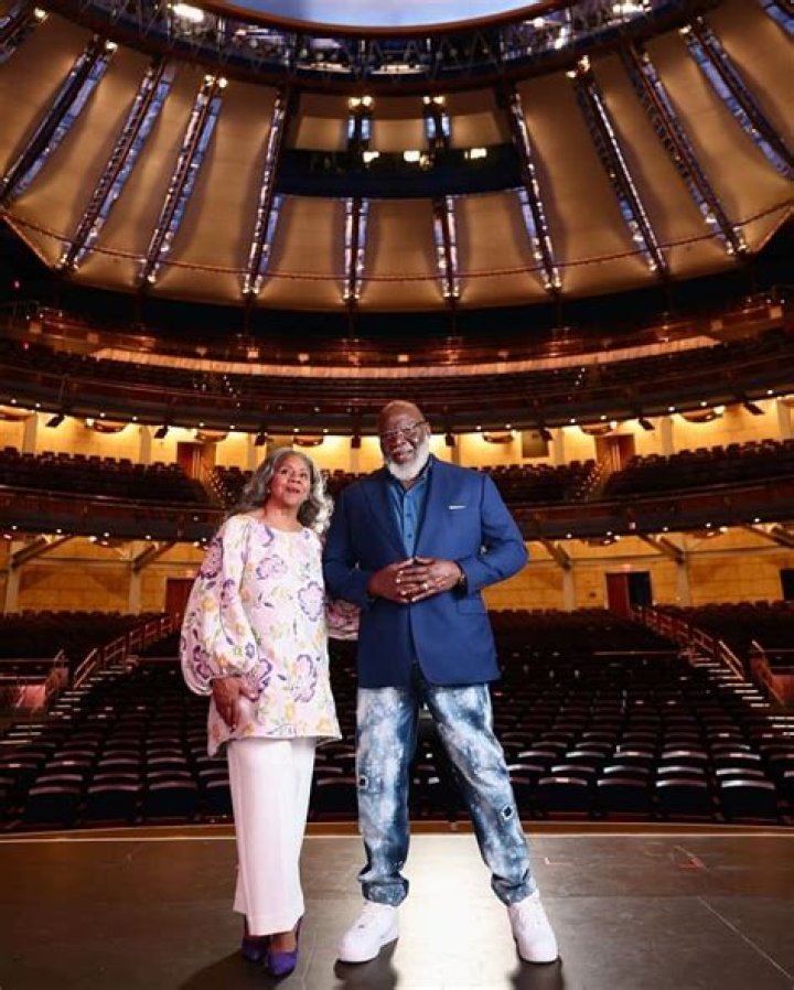 Serita Jakes Height, Weight, Net Worth, Age, Birthday, Wikipedia, Who, Instagram, Biography